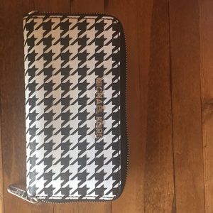 Zip wallet Michael Kors